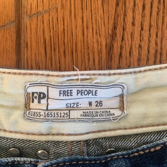 Free People Studded Denim Shorts 26 - Picture 3 of 3